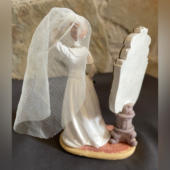 Vintage K’s Collection Beautiful Bride Resin Figurine Having One Last Look - Picture 7 of 11